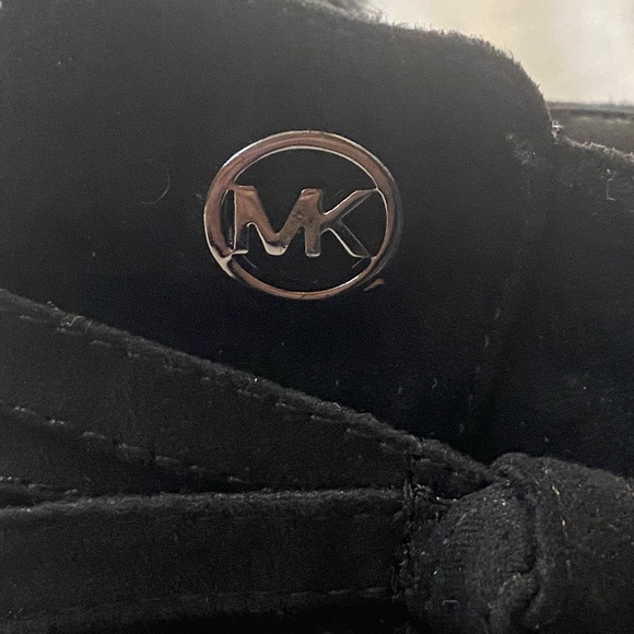 Mk boots in black has a couple scuff marks but cute boots - Picture 2 of 13